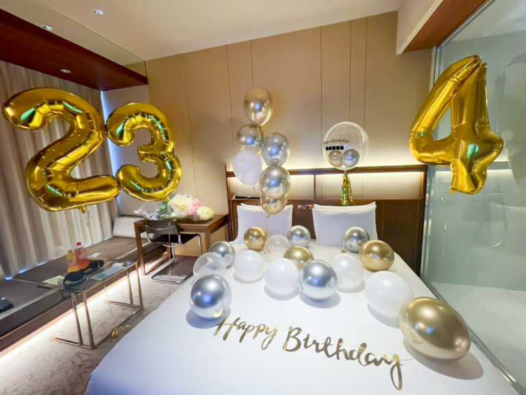 カンデオホテルズ大阪ザ・タワー에서 골드&실버 풍선 장식으로 꾸민 34세 생일 서프라이즈
