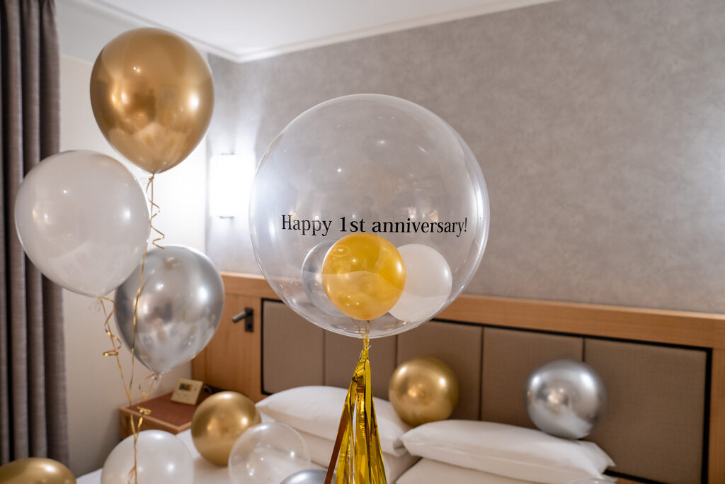 ホテルイースト21東京での1周年記念サプライズバルーン装飾