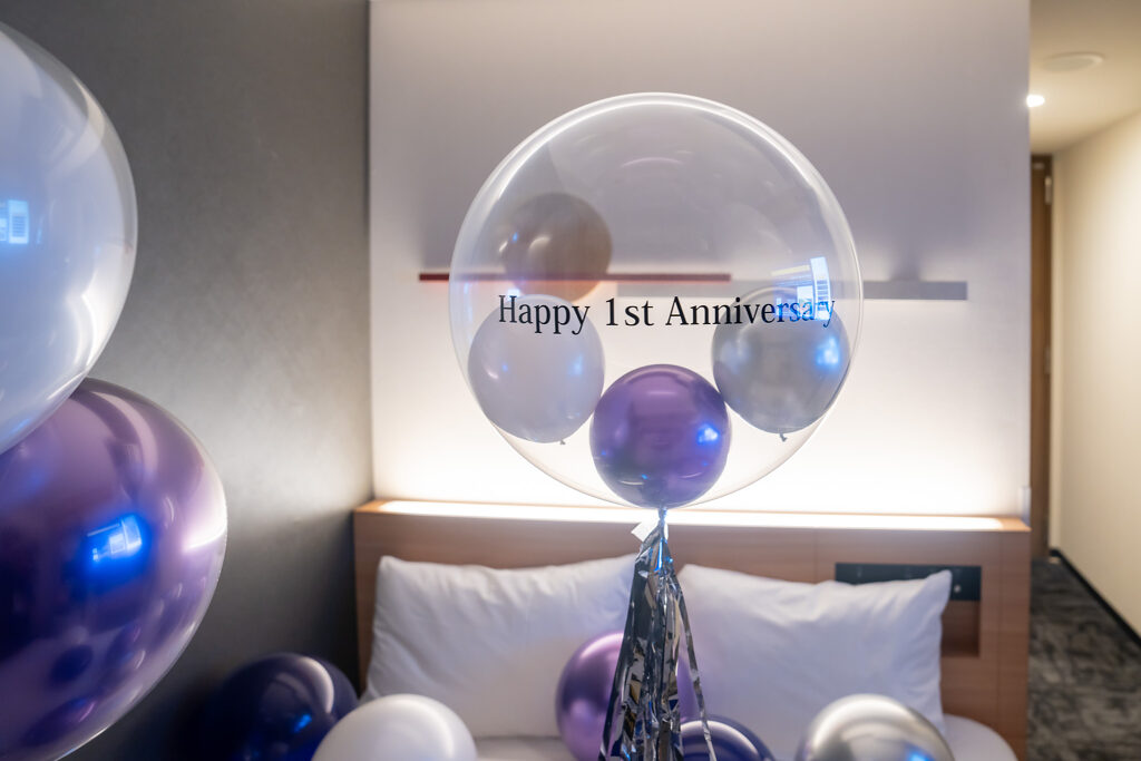 hotel MONday 東京西葛西での1周年記念サプライズバルーン装飾
