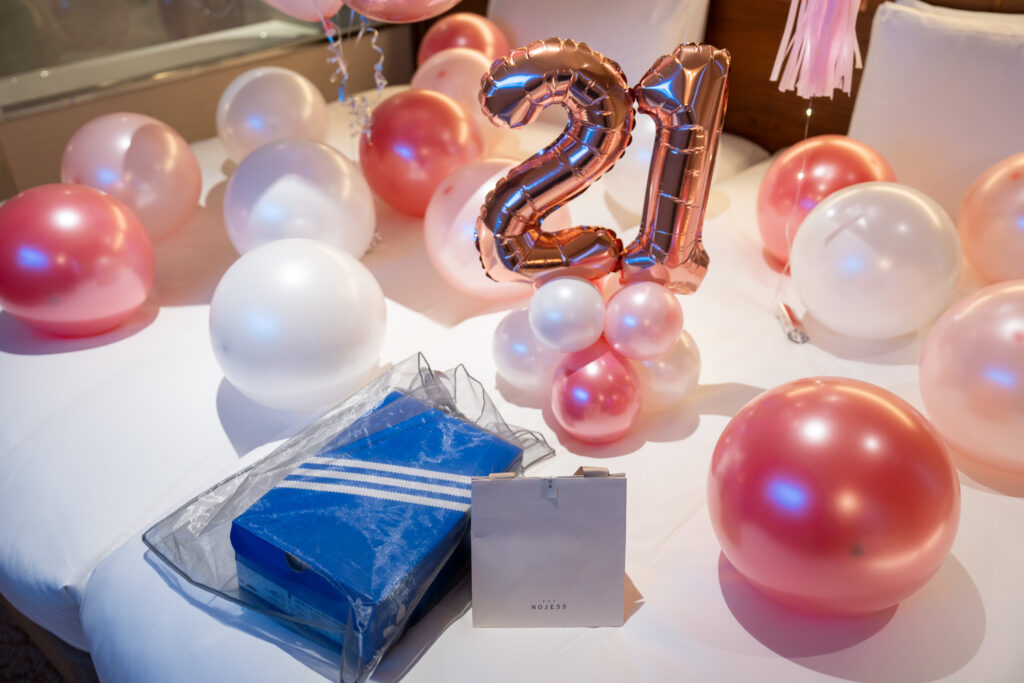 カンデオホテルズ大阪ザ・タワーでの21歳誕生日サプライズバルーン装飾