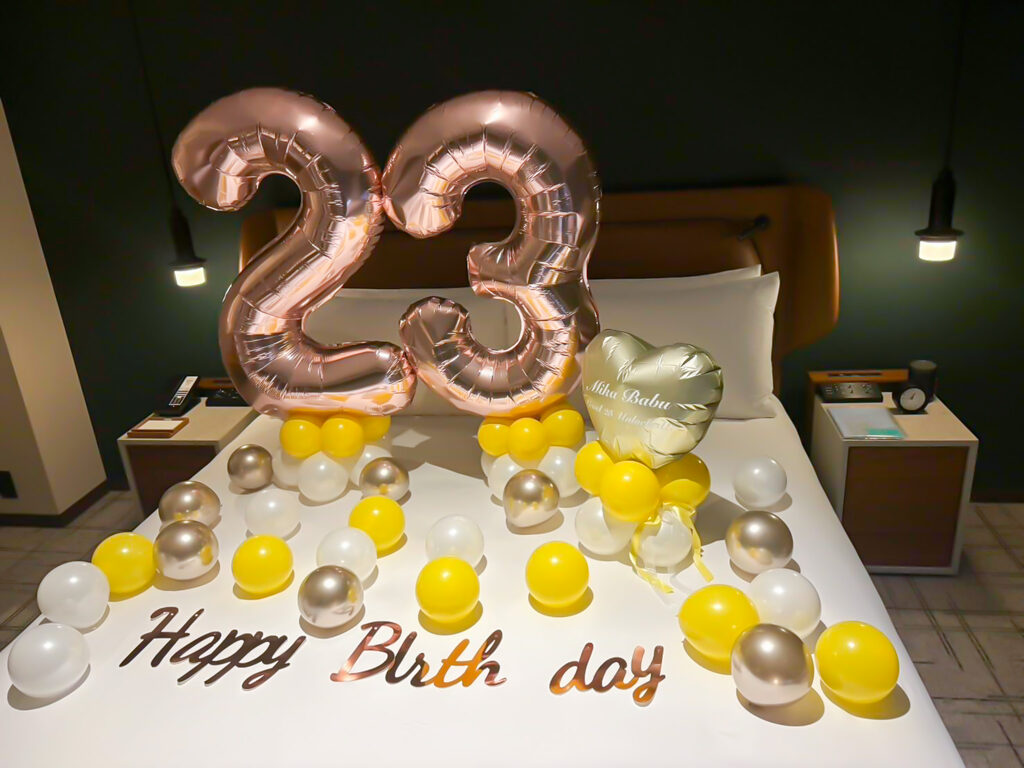 富士スピードウェイホテルでの23歳の誕生日サプライズ飾り付け