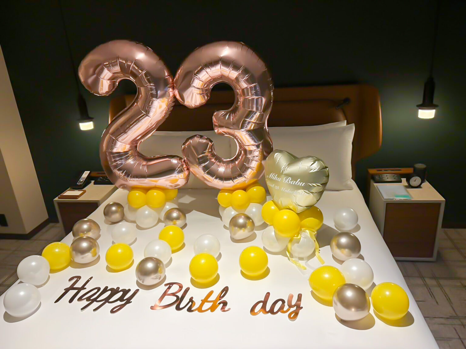 富士スピードウェイホテルでの23歳の誕生日サプライズ飾り付け