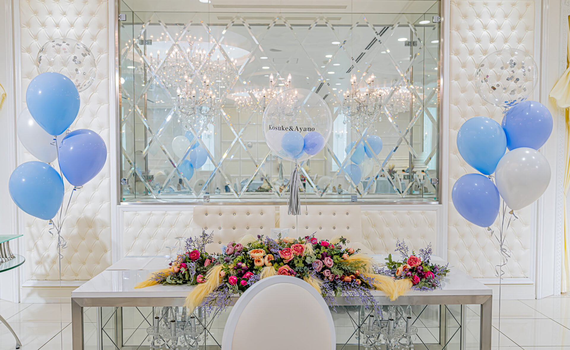 会場でウェディングバルーン装飾