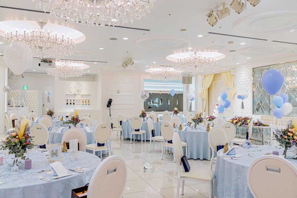 会場でウェディングバルーン装飾