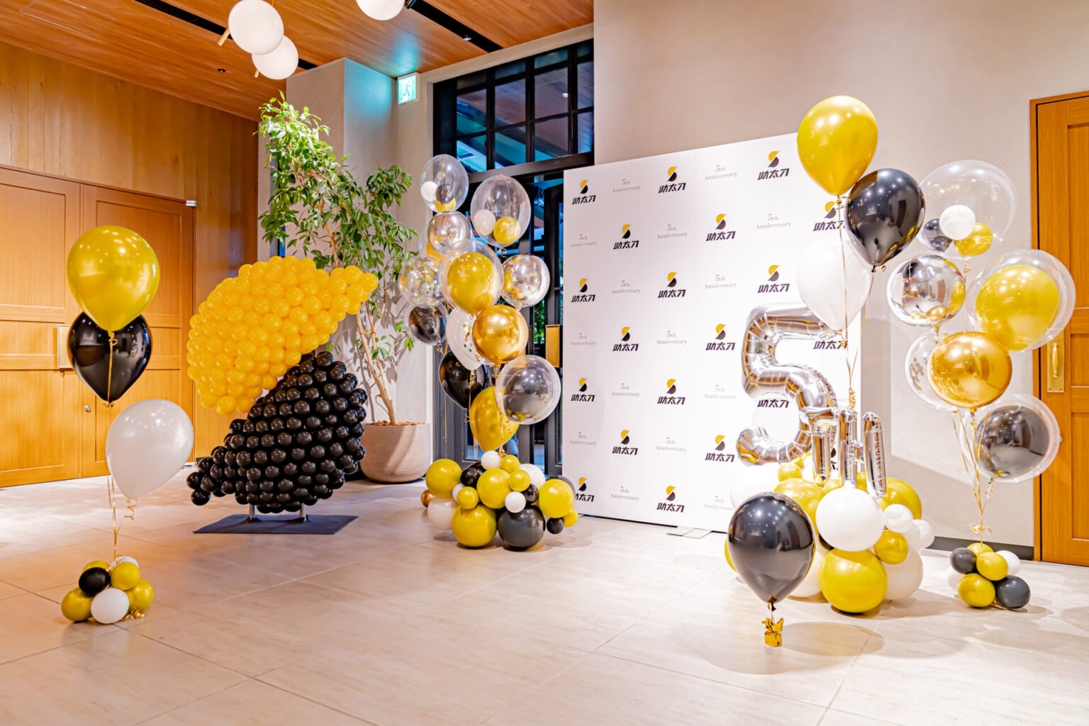 企業の周年イベントパーティー装飾