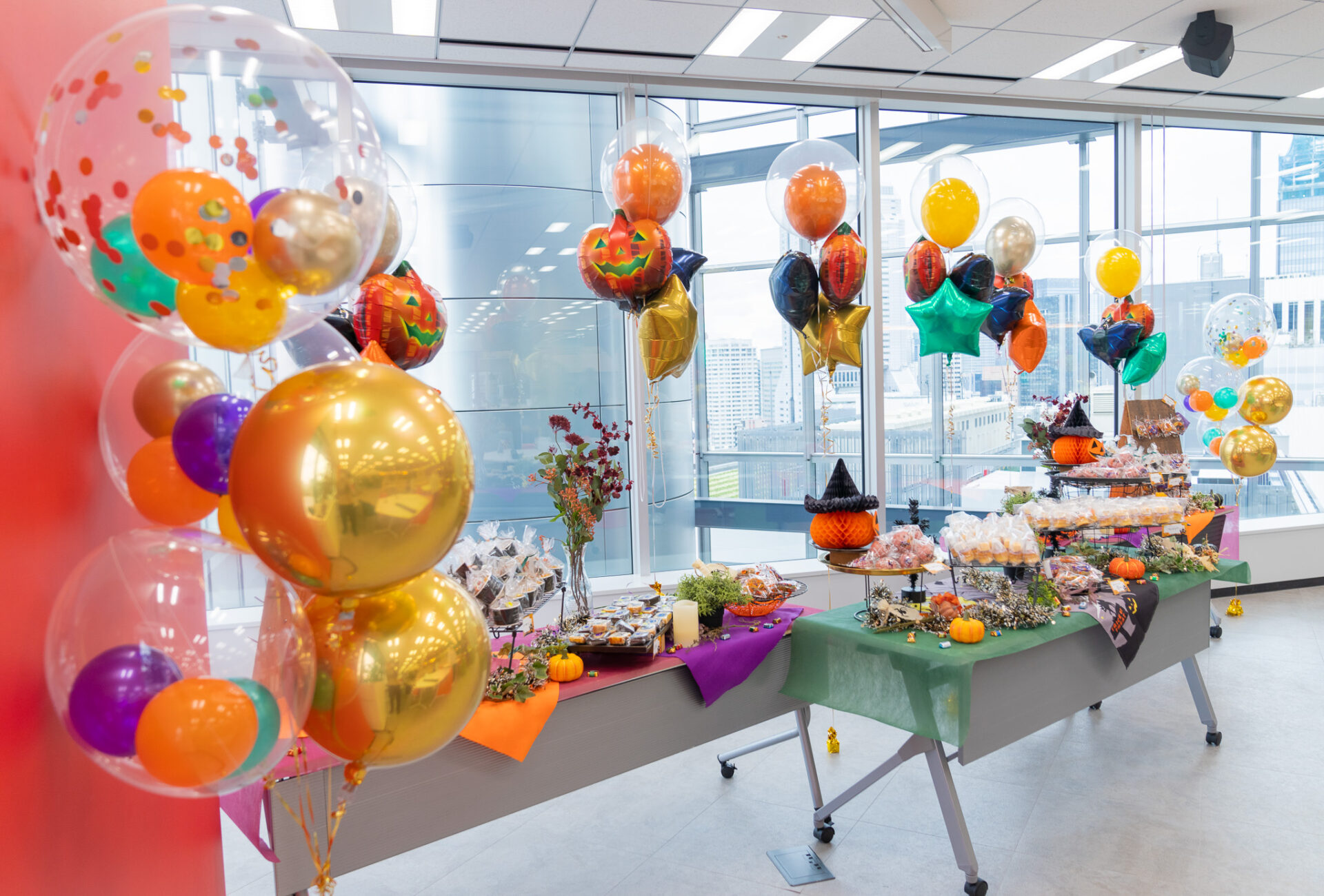 会社のハロウィンパーティー装飾