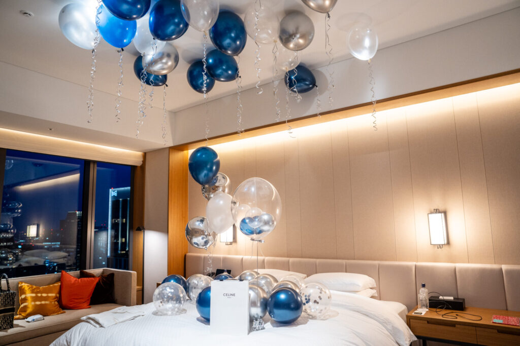 ホテルでお誕生日サプライズ装飾