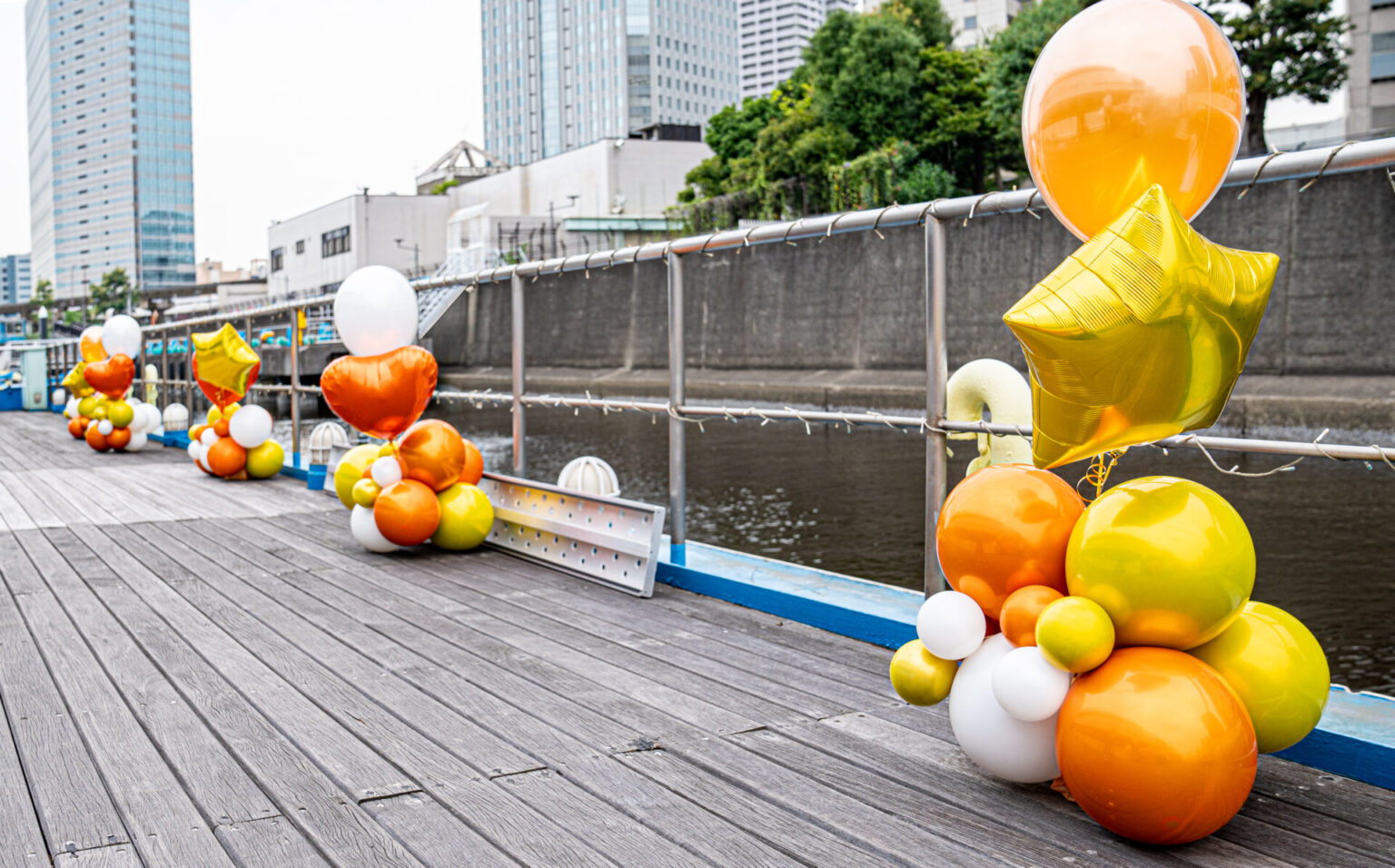 屋外バルーン装飾