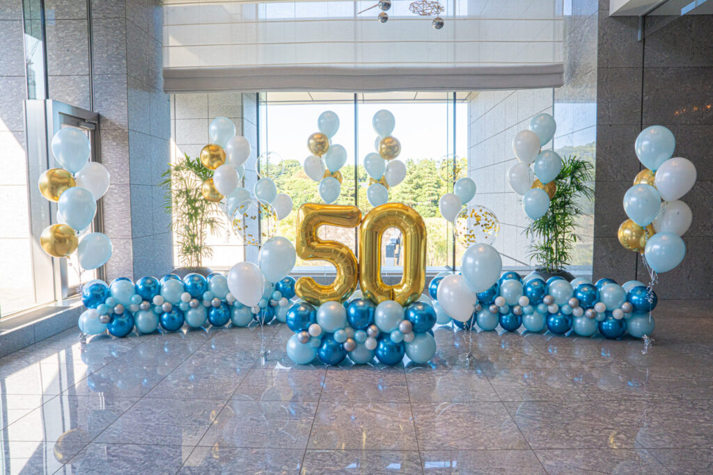 企業の周年お祝いフォトスポットバルーン