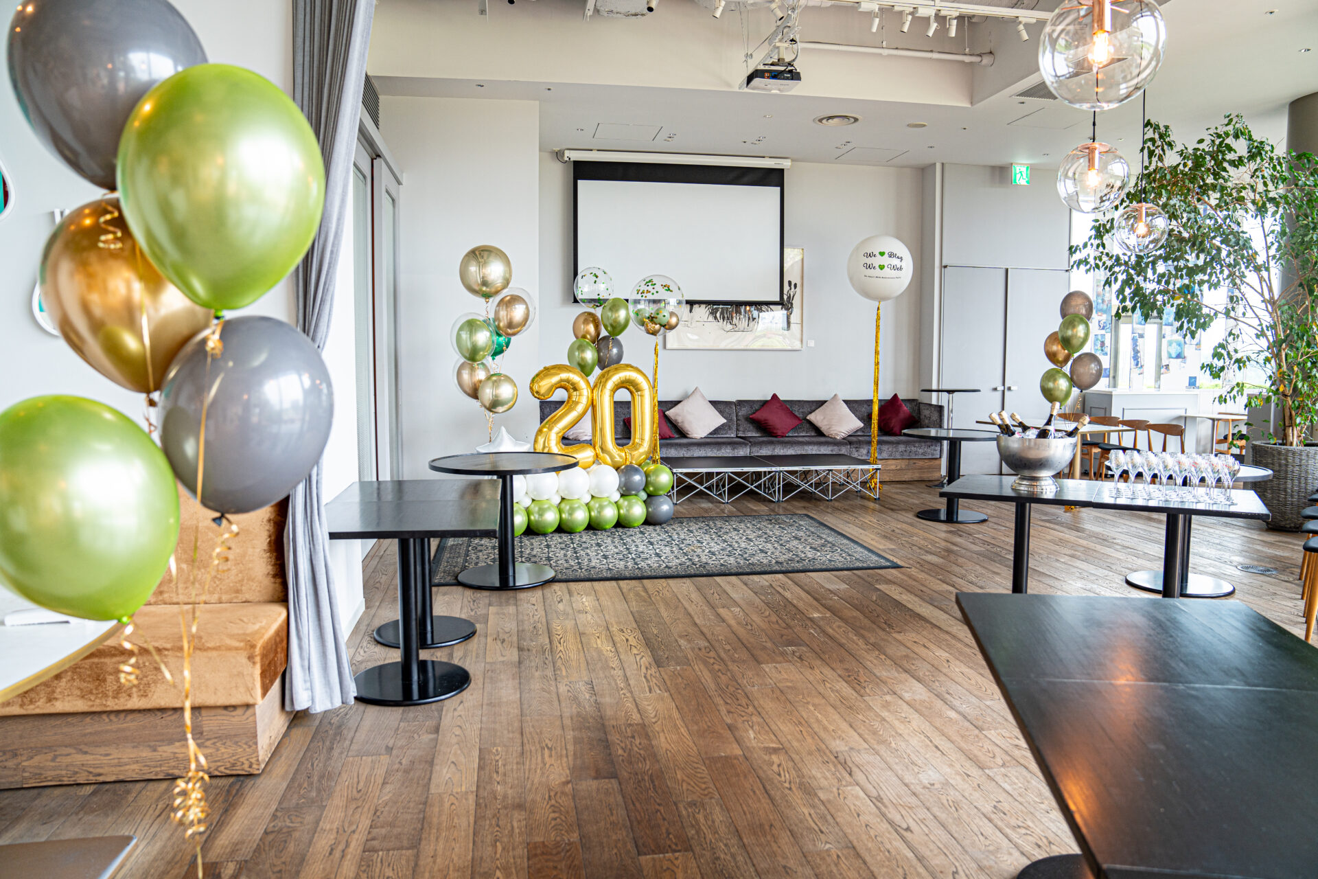 企業の周年お祝いパーティー