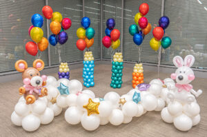 ファミリーデーのフォトスポットバルーン装飾