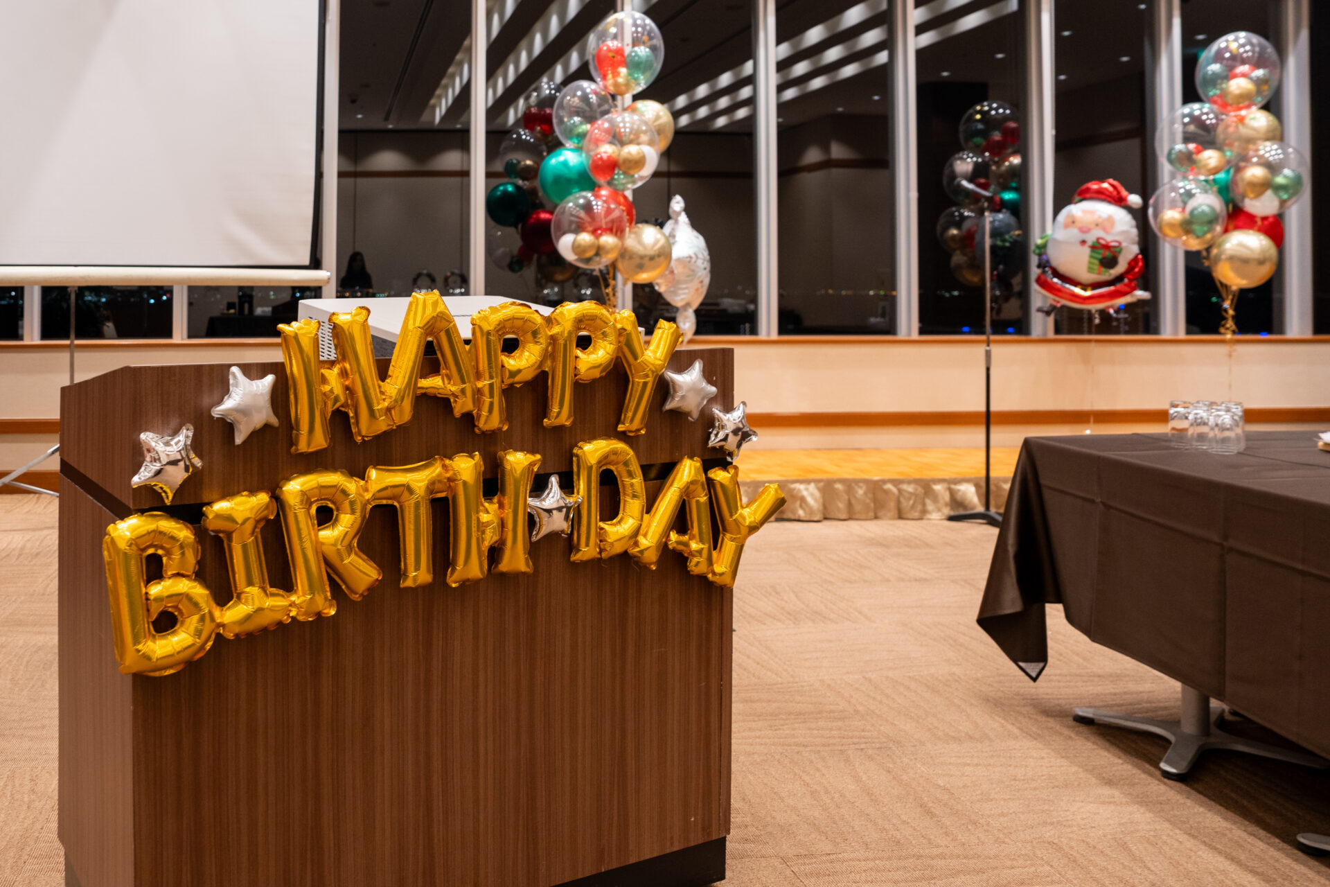 ホテル宴会場のクリスマスバースデーパーティー