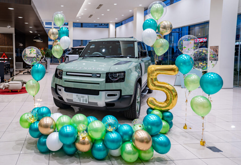 車の納品記念バルーン装飾