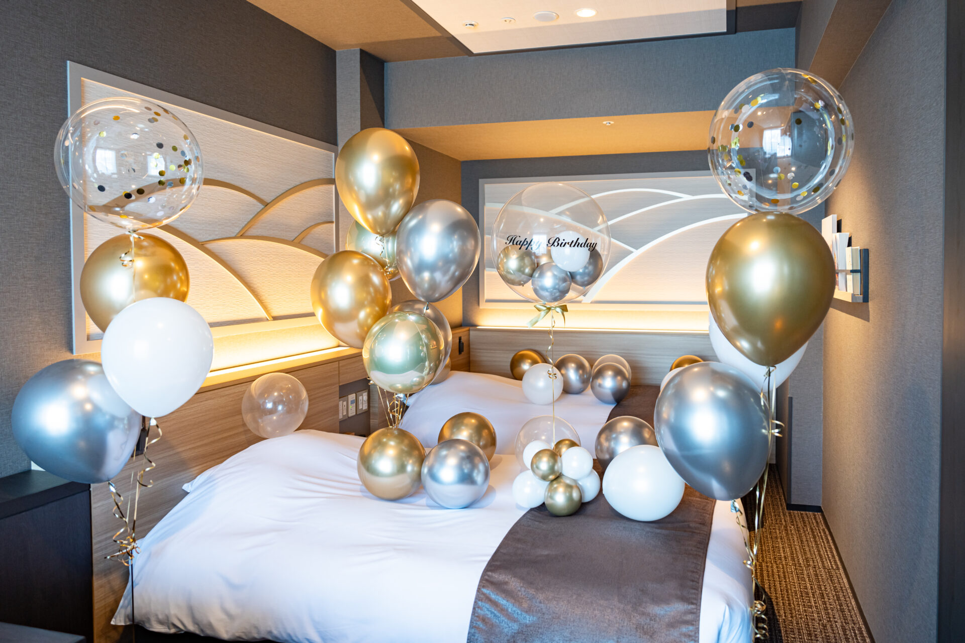 ホテルのバースデーサプライズ装飾