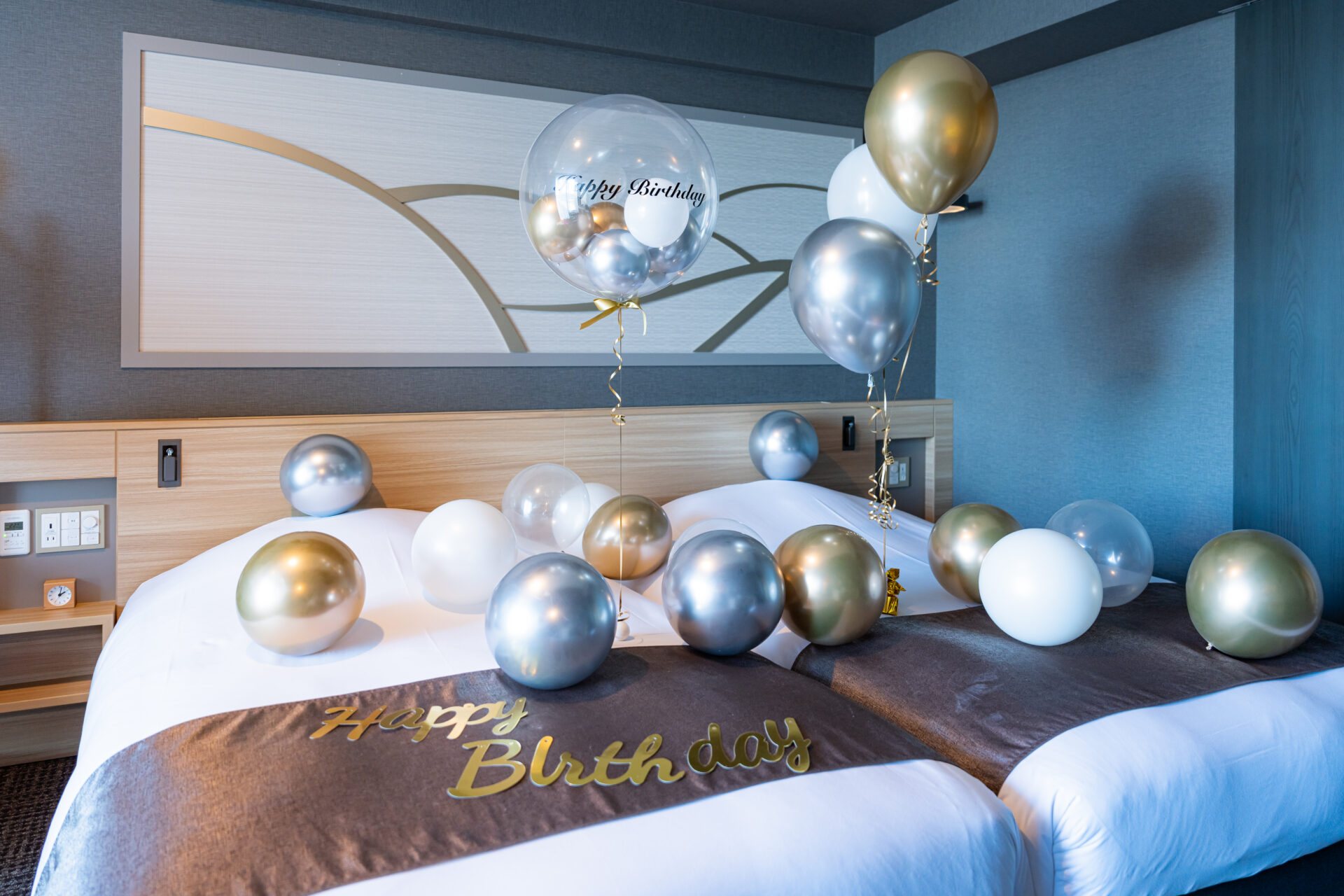 ホテルのバースデーサプライズ装飾