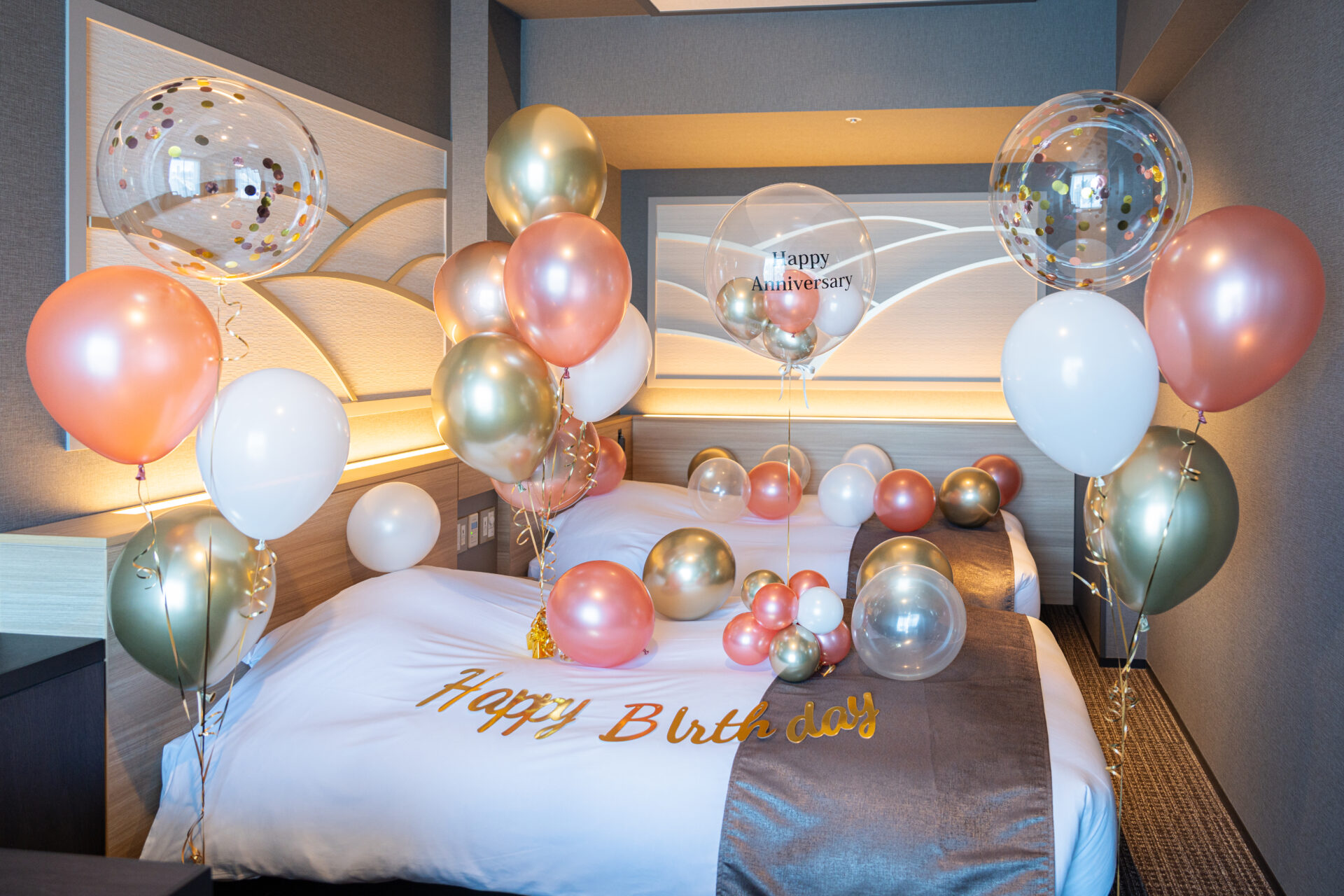 ホテルのバースデーサプライズ装飾