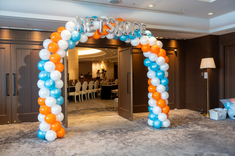 Balloon decoration for a corporate event at ホテルインターコンチネンタル東京ベイ