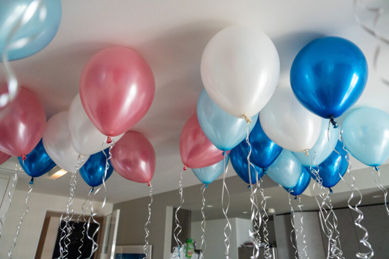 Birthday Balloon Decoration: Pastel Color Ceiling Styling