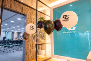 デジタルゲートビルでの企業イベント バルーンスタンド装飾