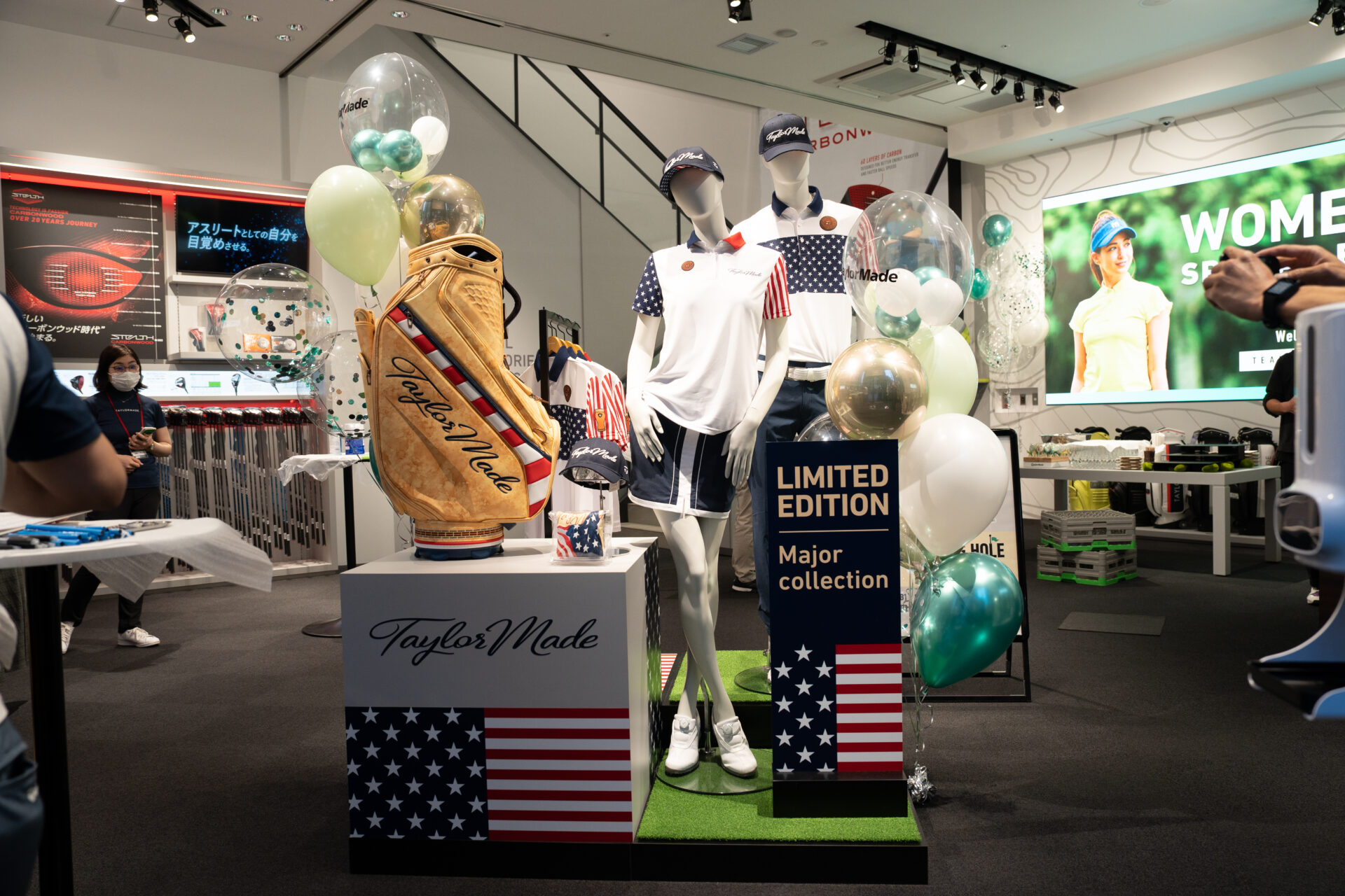 ゴルフアパレルブランドのディスプレイ装飾