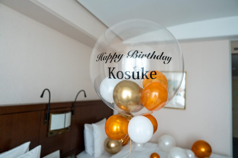 帝国ホテル東京 객실을 장식한 오렌지&골드 생일 풍선 장식