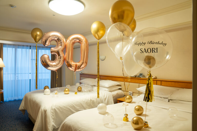 シェラトン・グランデ・トーキョーベイ・ホテル에서의 30세 생일 서프라이즈 데코레이션