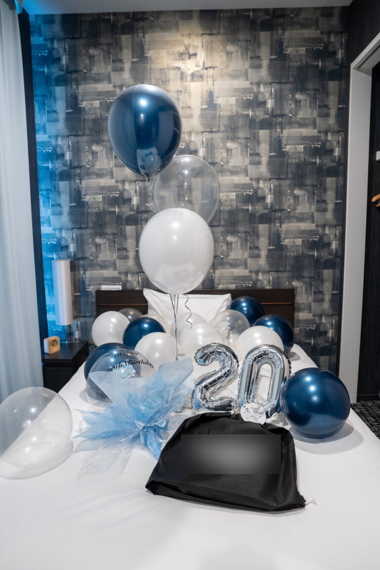 20th Birthday Balloon Surprise Decoration at 相鉄グランドフレッサ 東京ベイ有明