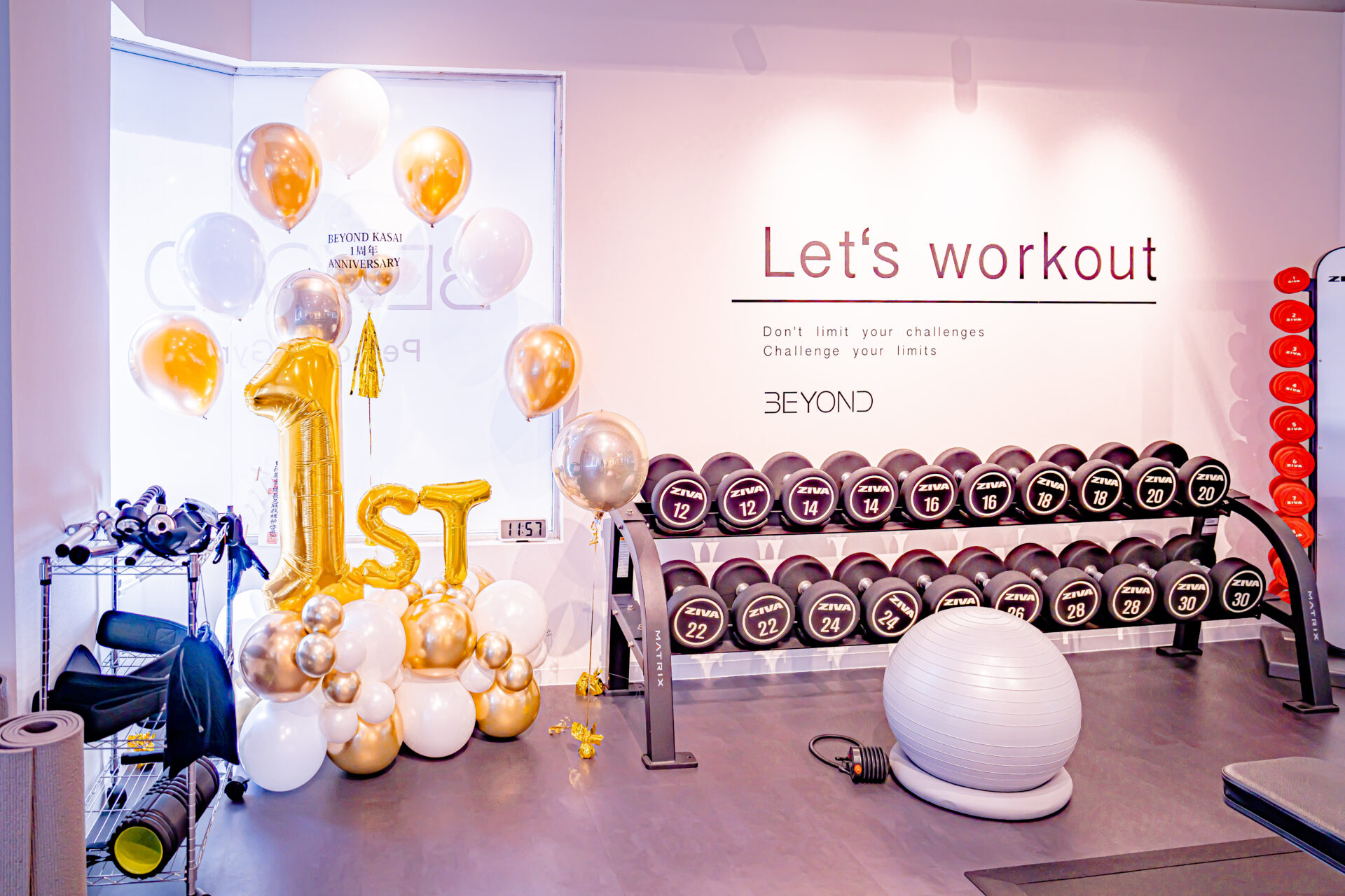 店舗の開店1周年お祝いバルーン