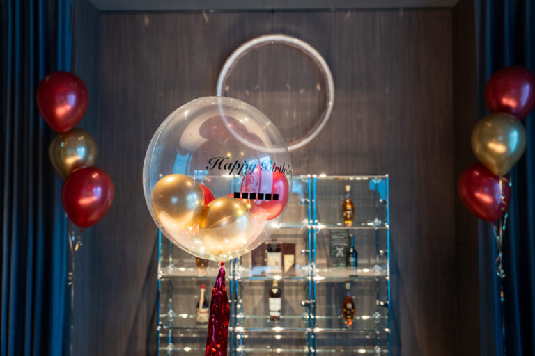 Birthday surprise decoration at Ginza Sapphire Lounge, luxurious gold & red balloon decoration