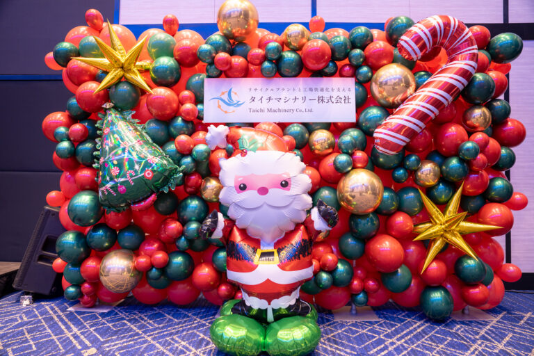 ヒルトン横浜でのクリスマス忘年会バルーン飾り付け