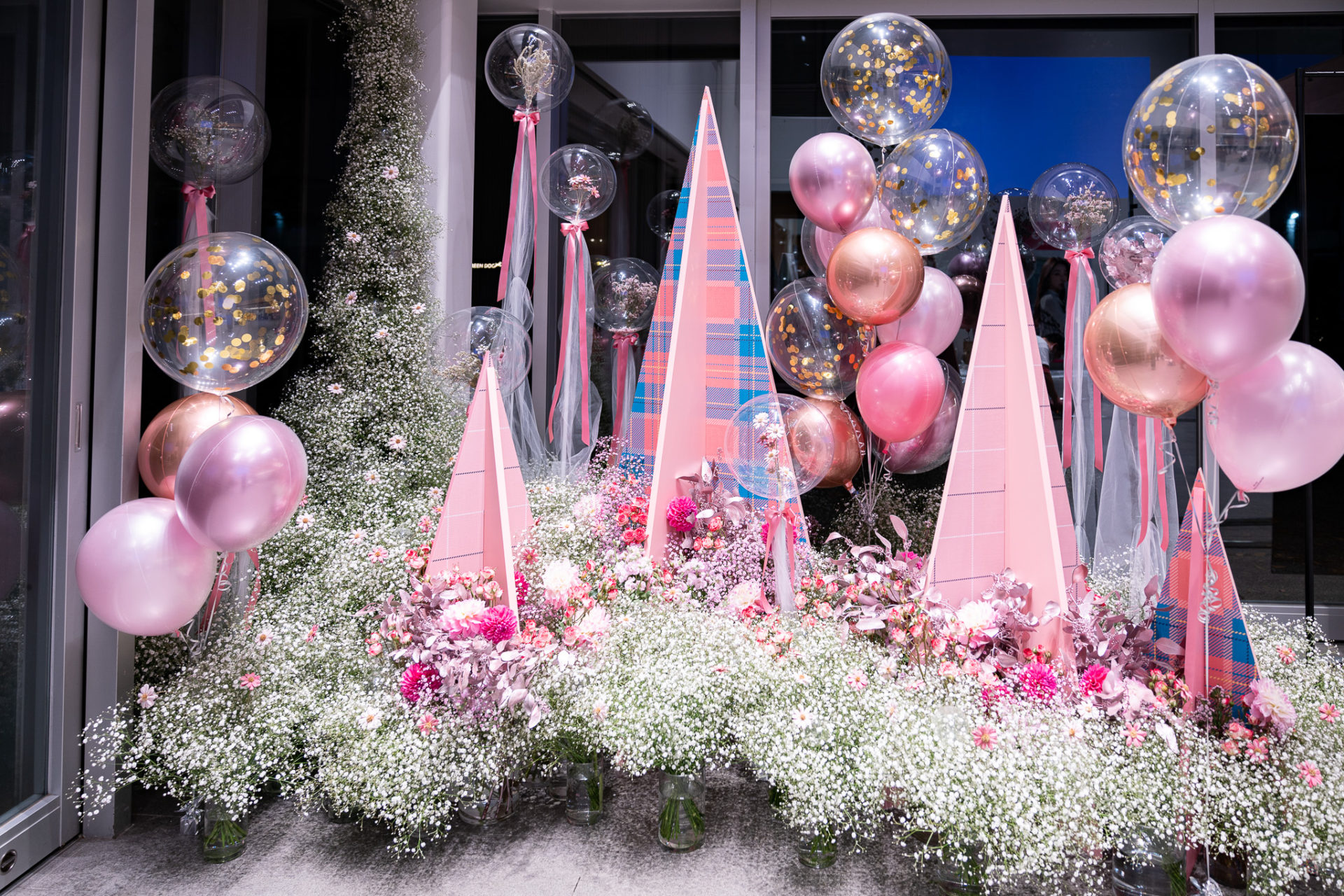 お花とコラボレーションバルーンデコレーション