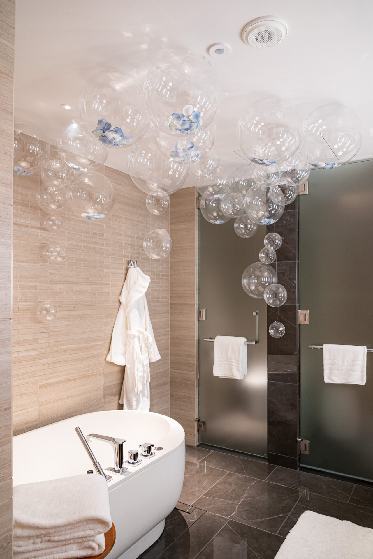 バブル(泡)モチーフのバルーン装飾