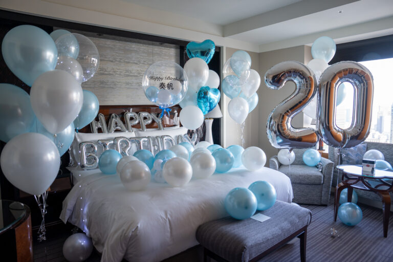 20th birthday surprise balloon decoration at ザ・リッツ・カールトン東京