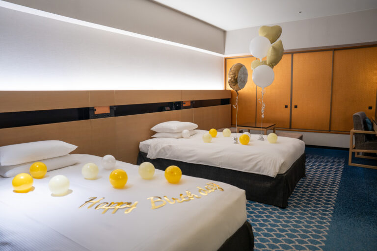 Gold & Cream Balloon Birthday Surprise Decoration at Hilton Tokyo Bay