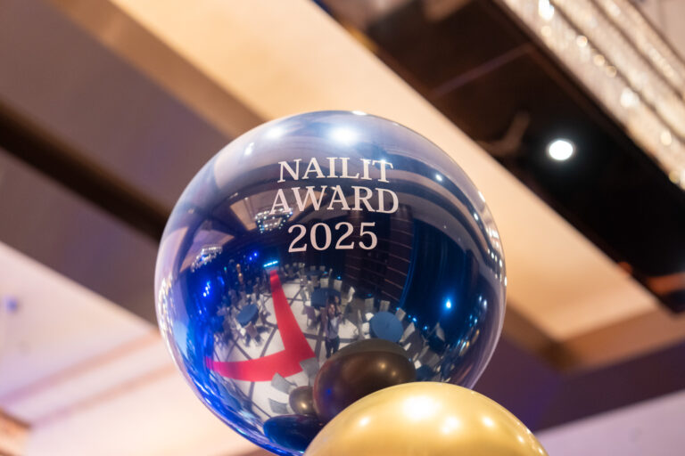 Royal Blue & Gold Balloon Decor for the Award Ceremony at ラグナヴェールプレミア