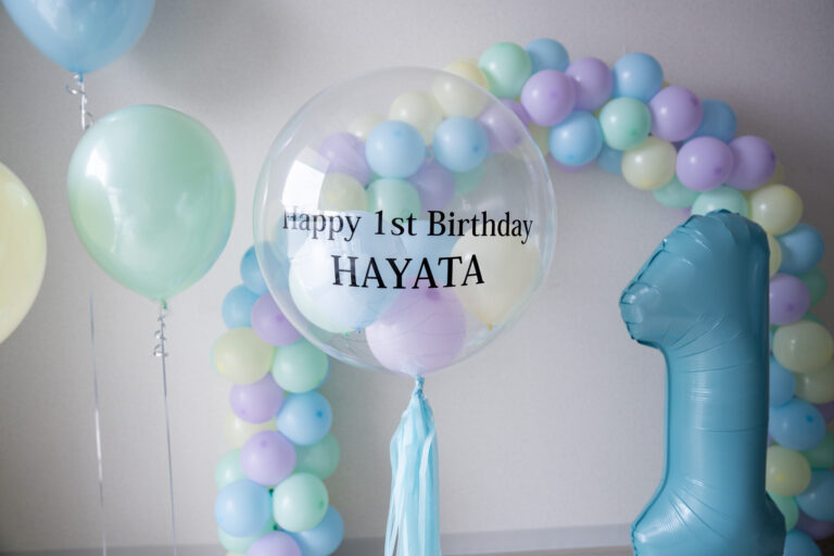 パステルカラーバルーンアーチ 1歳の誕生日お祝い飾り付け