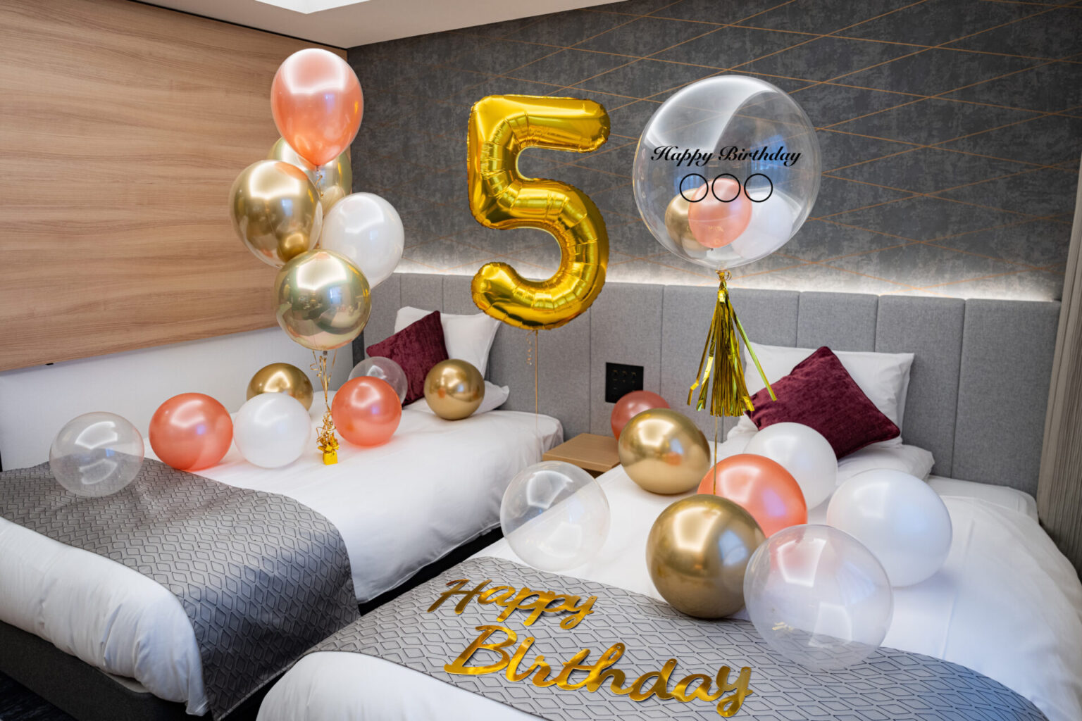 ホテルでキッズバーズデーサプライズ装飾