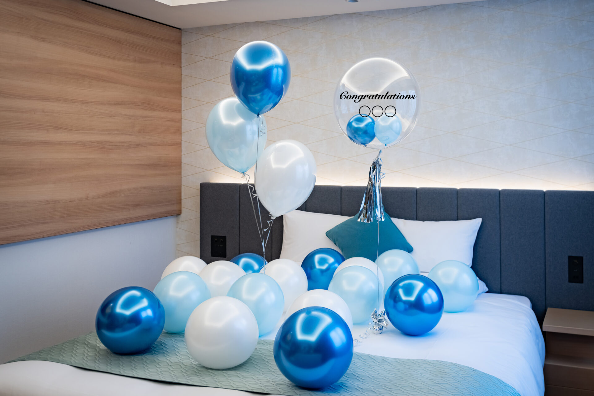 ホテルで記念日サプライズ装飾