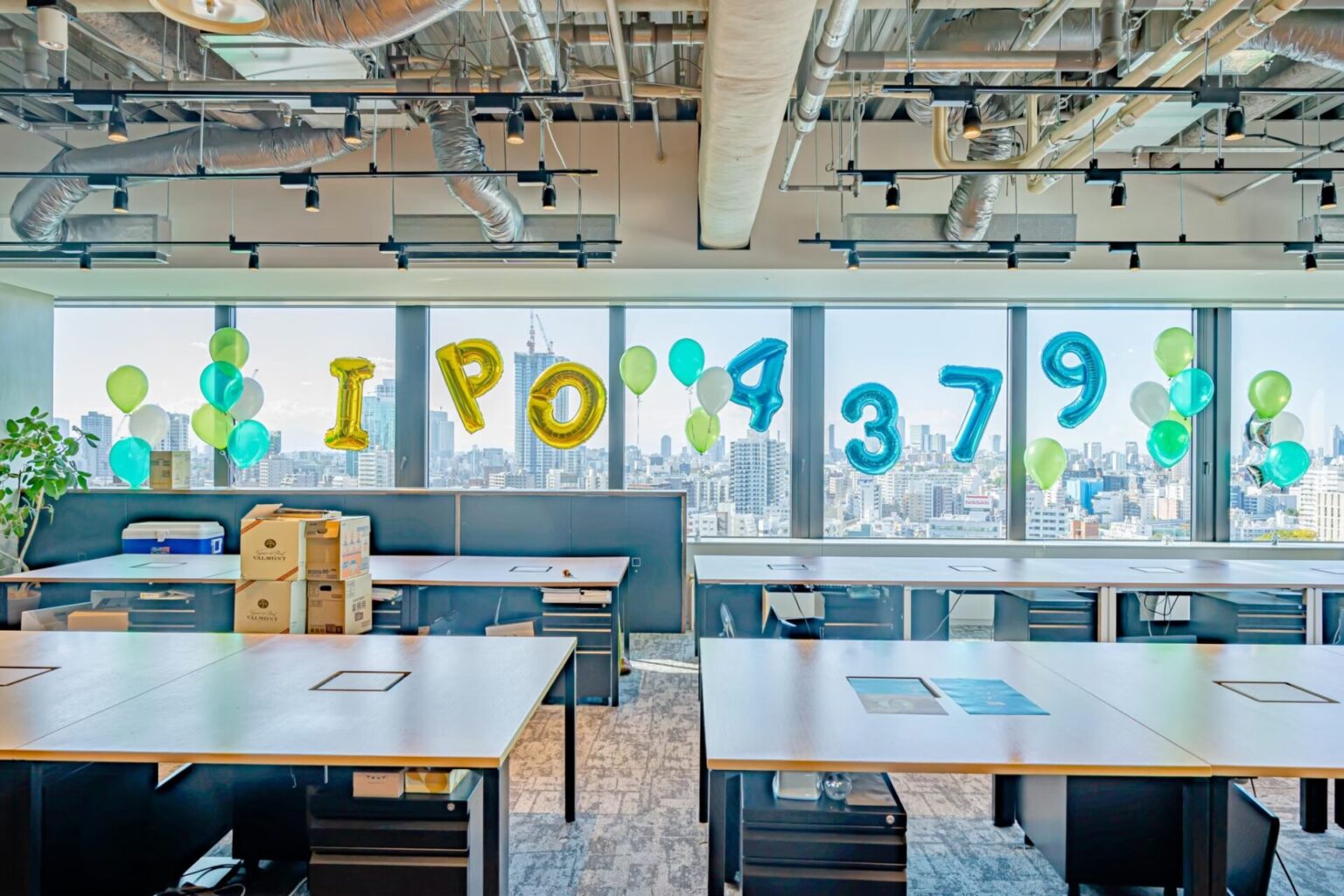 オフィスで企業のイベント装飾