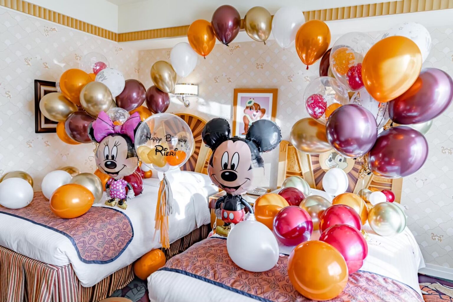 ディズニーキャラクターのバースデーバルーン装飾