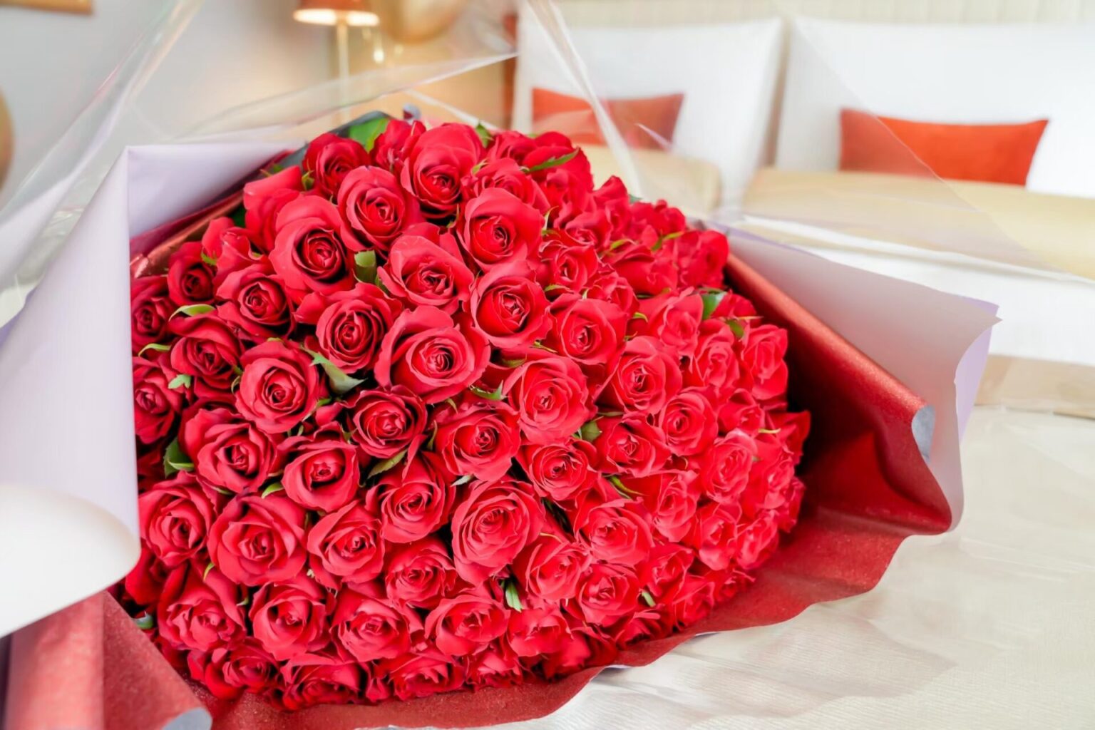 彼女へプロポーズの100本の薔薇の花束