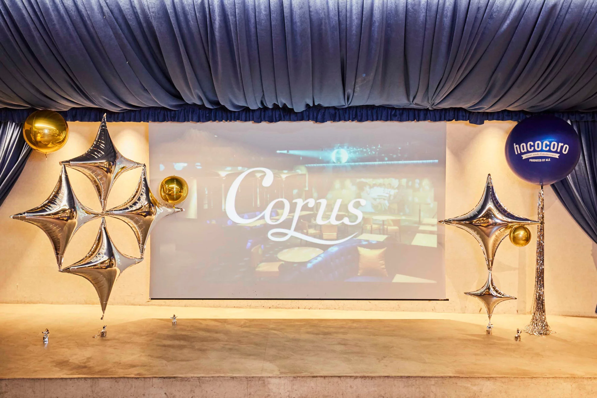 法人イベントのスクリーン周り装飾