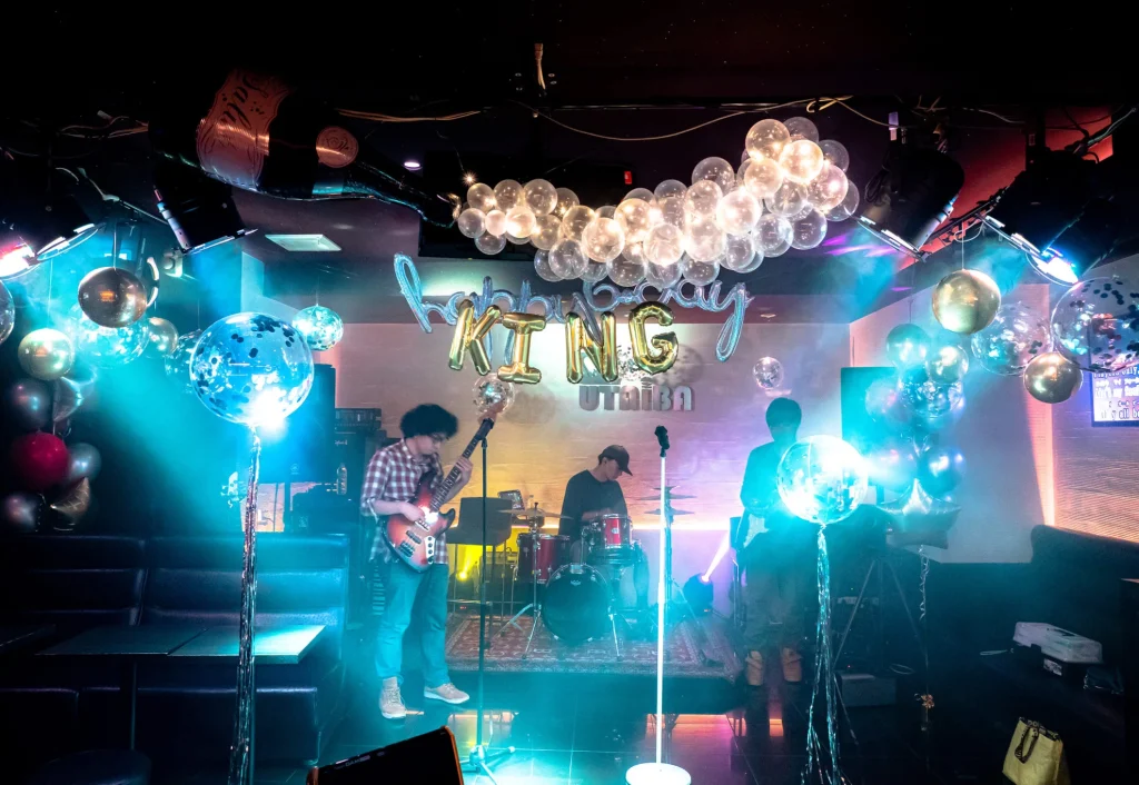 音楽スタジオのステージバルーン装飾