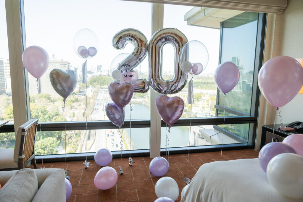 20歳のバースデーサプライズ装飾