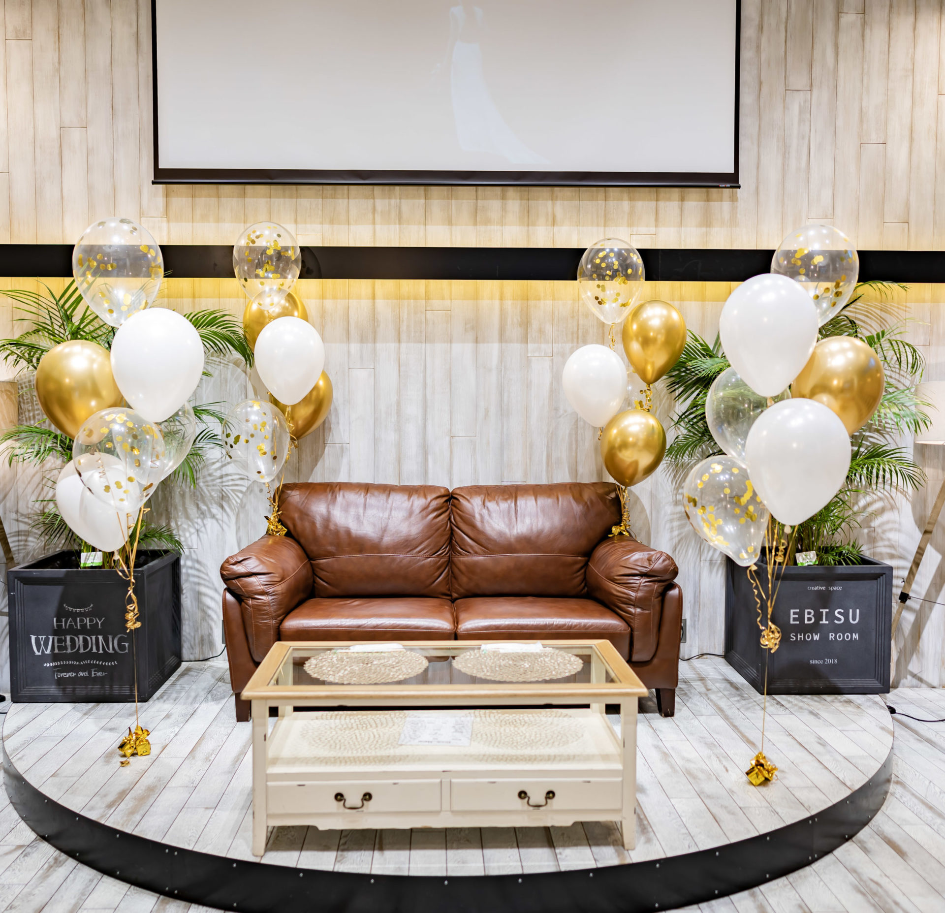 結婚式の二次会フォトスポットバルーン装飾