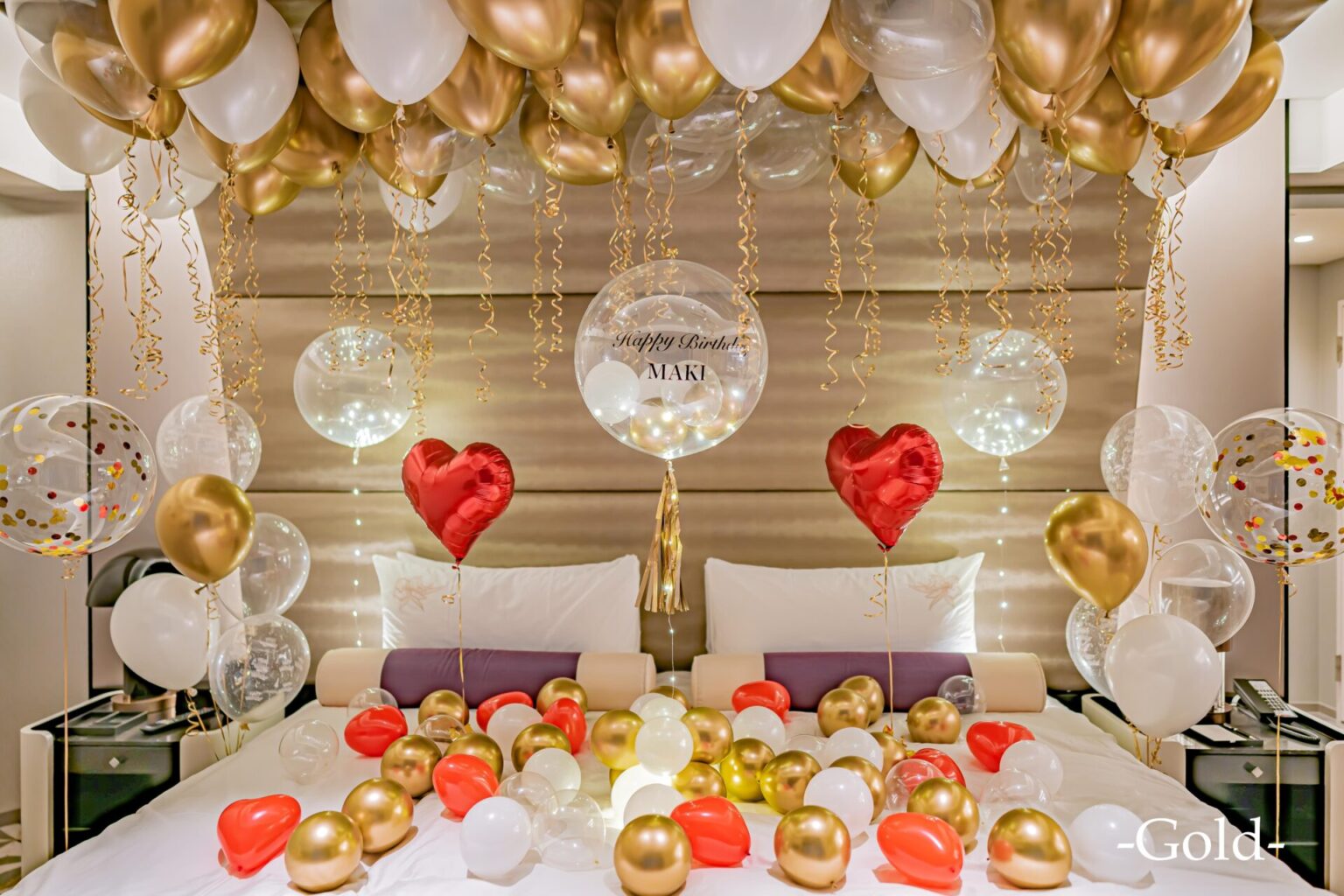 ホテルで彼女の誕生日バルーン装飾