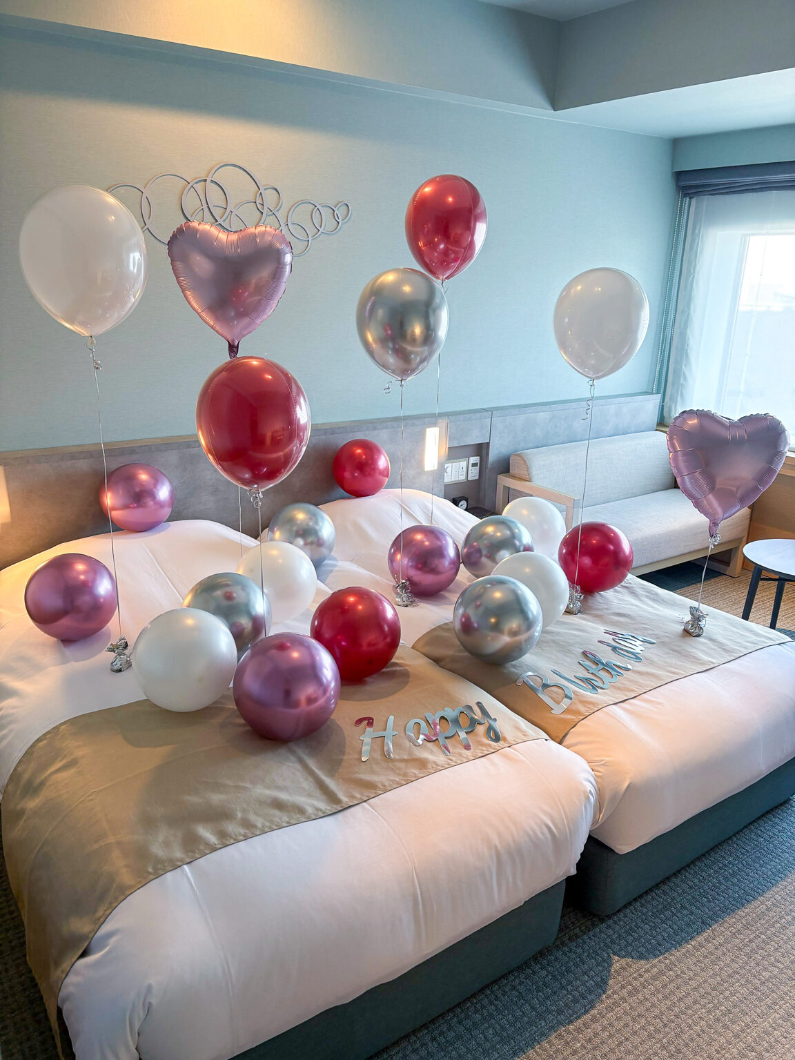 ラビスタ東京ベイの客室を彩る誕生日サプライズバルーン装飾