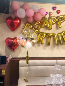 MODIS新宿本店での30歳誕生日サプライズ飾り付け