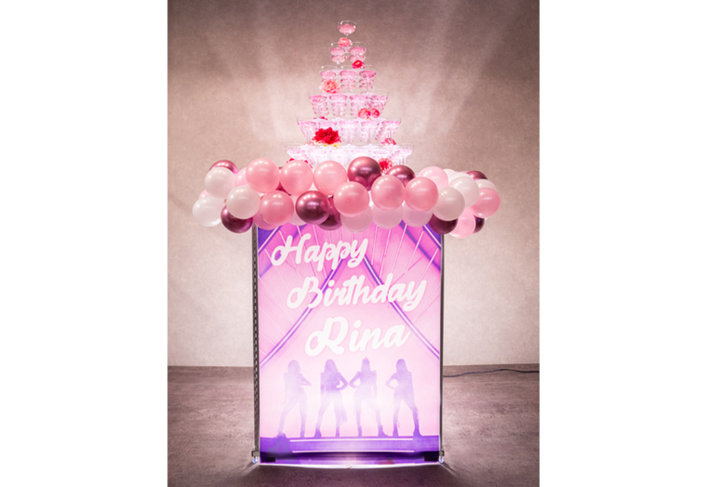 誕生日シャンパンタワーにオリジナルポスター