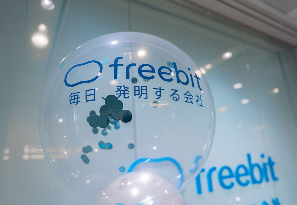 入社式イベント、企業のロゴ入りバルーン装飾